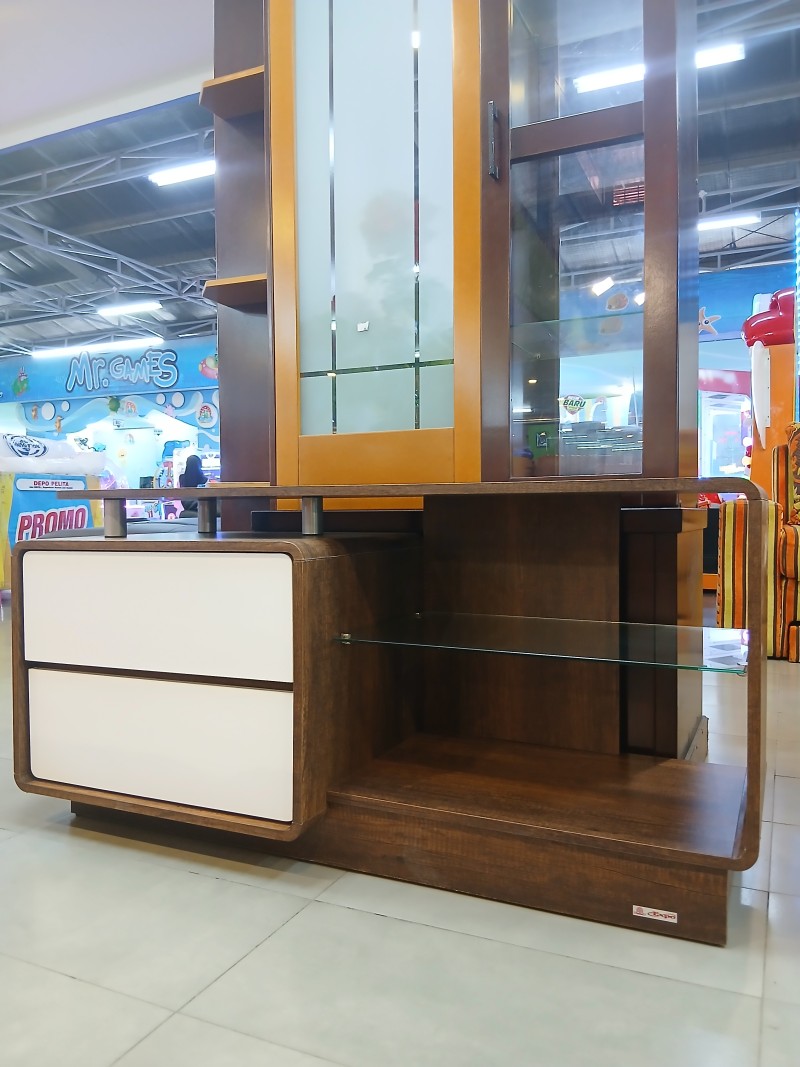 Rak TV EXPO VR 7280