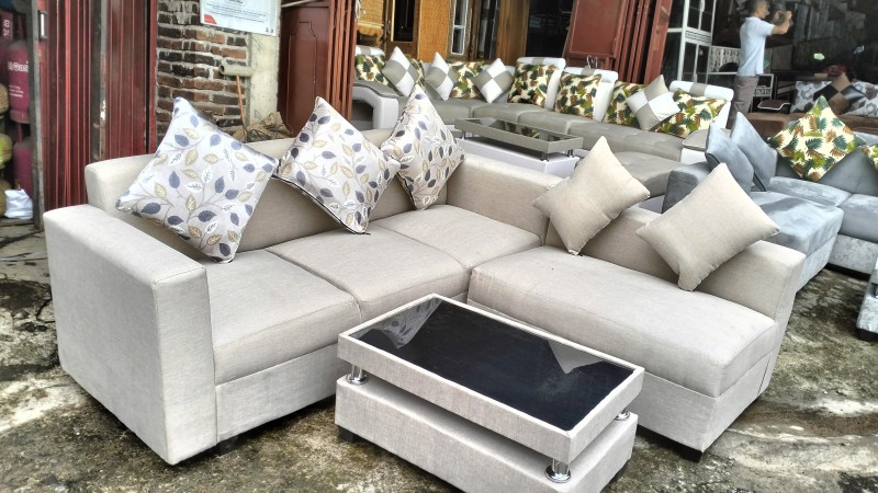 Sofa minimalis