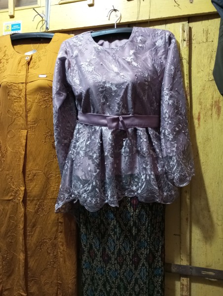 Kebay set kutu baru