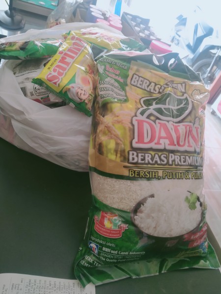 Beras 2 mie instan 2 crton
